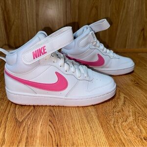 NEW COURT BOROUGH 2 MID TOP SNEAKER, WHITE/PINK. Size 5.5Y, convert into size 7W